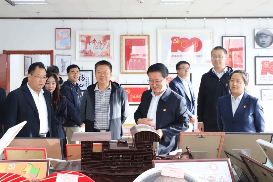 省农村信用联社与省物产集团联合开展&ldquo;传承红色文化  坚定理想信念&rdquo;主题党日活动